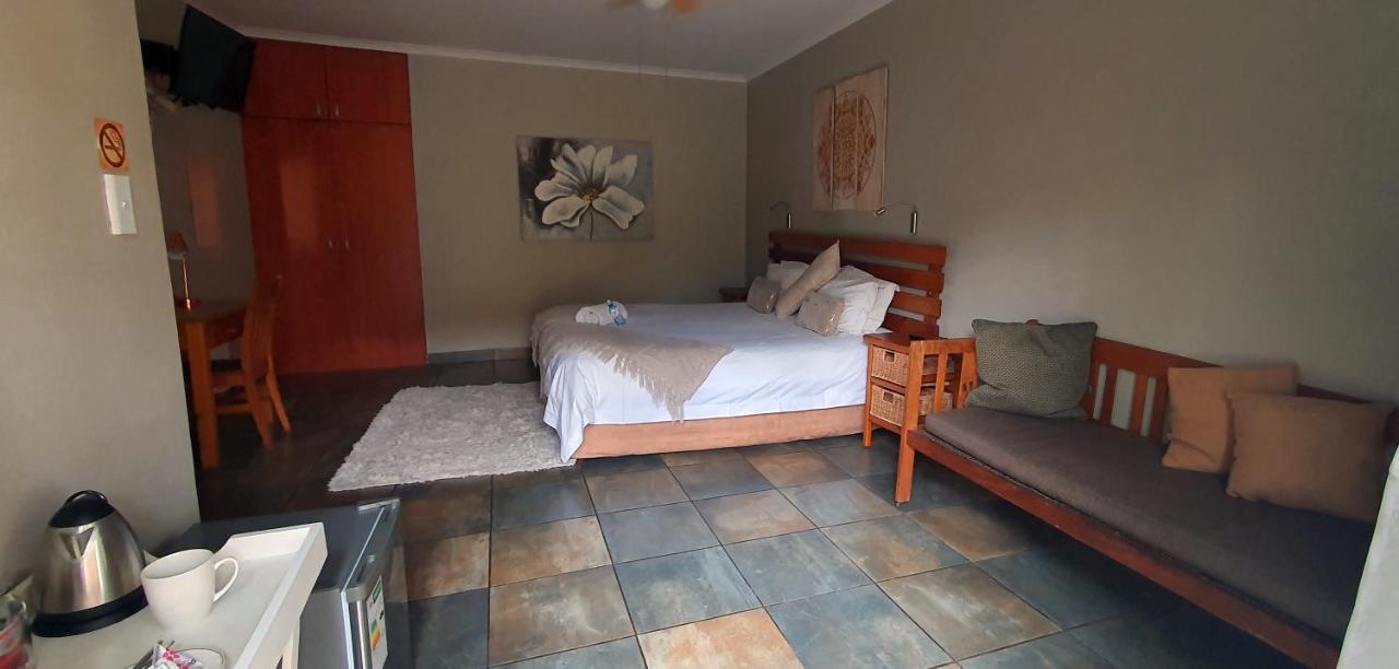 Aero Lodge Guest House Middelburg  Kültér fotó